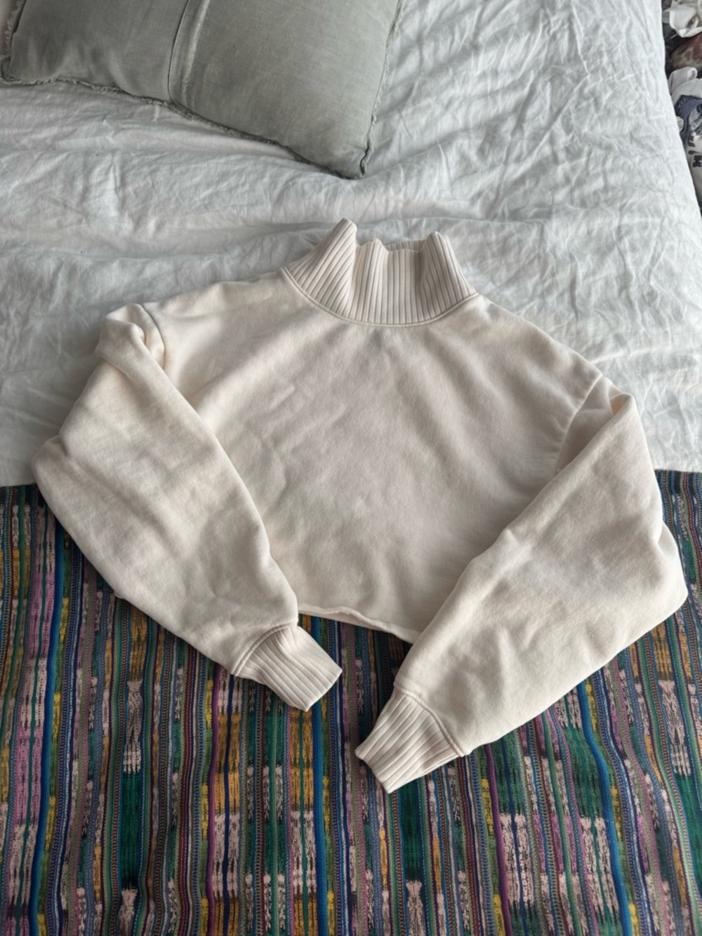 ALO Yoga Cream Cropped Ribbed Turtleneck Sweater